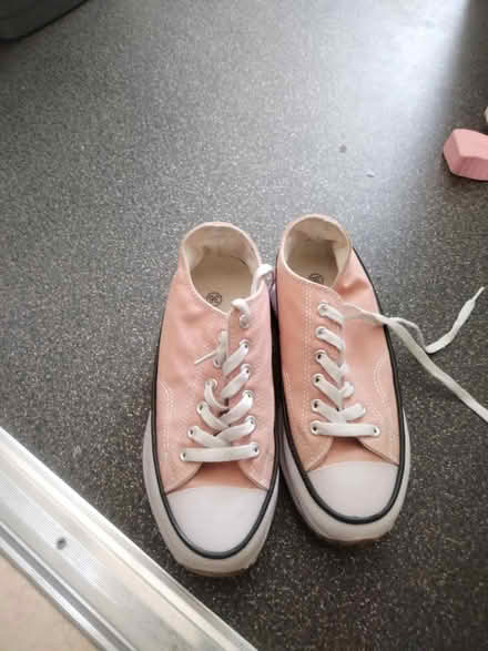 Photo of free Pink trainers (Sw4) #1