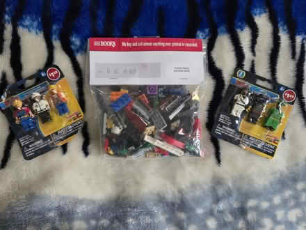 Photo of free Legos & Make-it Blocks Figures (West 7th) #1