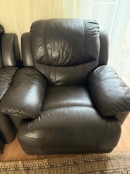 Photo of free 3 seater and armchair leather sofa (SW153EG) #2