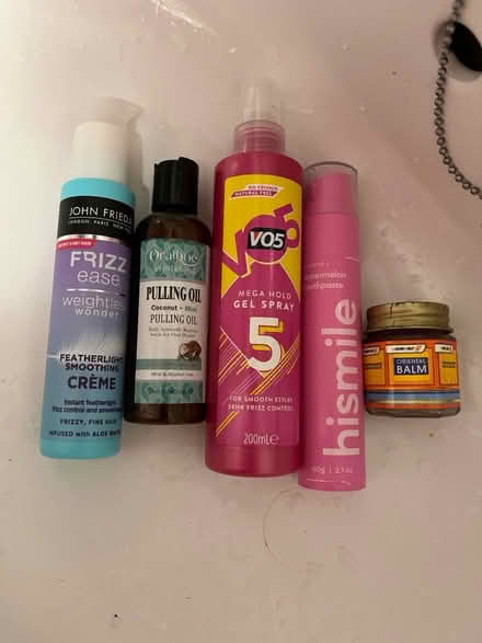 Photo of free Various toiletries pictured (TN38 west hill road) #1