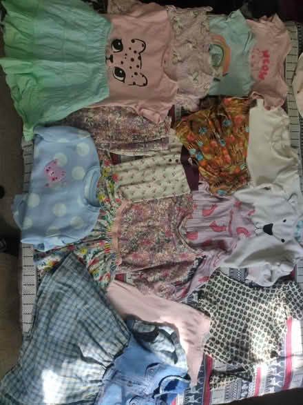 Photo of free Girl's clothes (3-5y.o.) (Beckenham hill) #1
