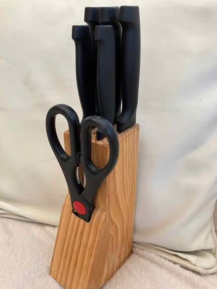 Photo of free Knife block with knives and scissors (Rothley LE7) #1