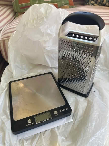 Photo of free Kitchen scales & grater (South Kensington W8) #1