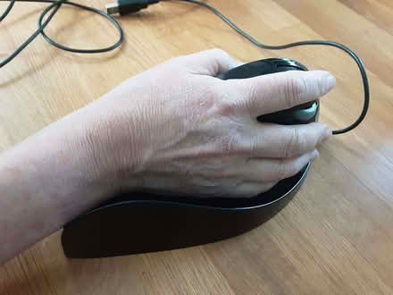 Photo of free Ergonomic Mouse (Warton LA5) #2