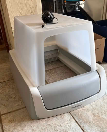 Photo of free Petsafe electric cat litter box (White Flint Park) #1