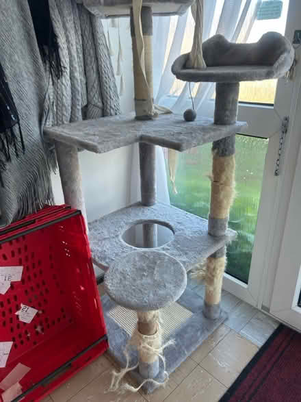 Photo of free Tall cat scratch post -sleep pod (Ratby Leicester LE6 thanks) #3