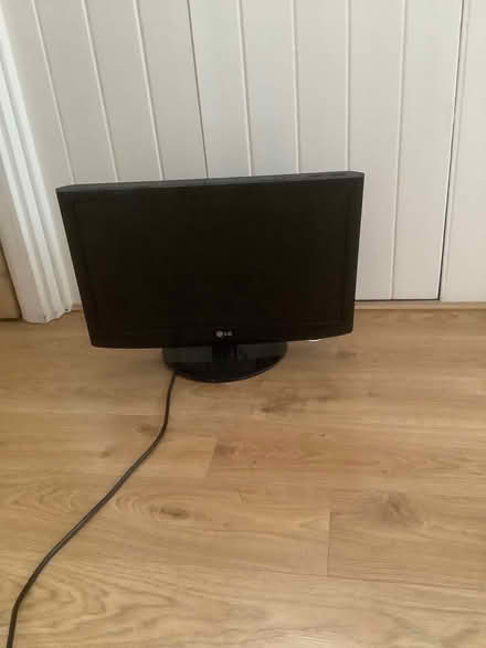 Photo of free Tv (New Barnet EN5) #1