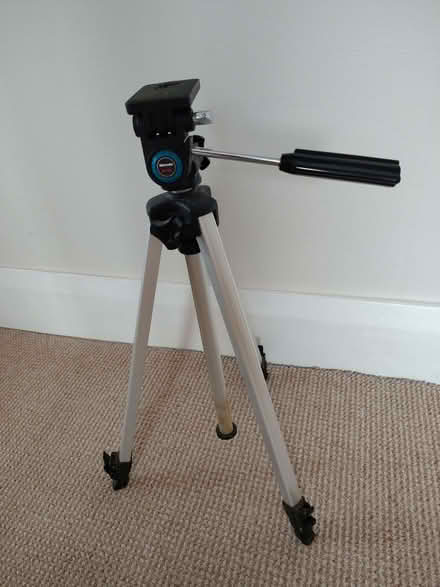 Photo of free Camera tripod and Wii sports pack (Pensby CH61) #1
