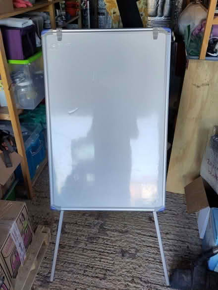 Photo of free A1 flip chart/whiteboard (St Ives PE27) #1