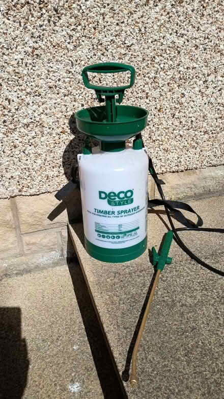 Photo of free Garden fence/hut painting equipment & paint (Leslie KY6) #1