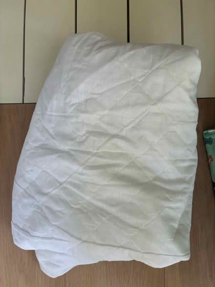 Photo of free King size mattress protector (South Kensington W8) #1