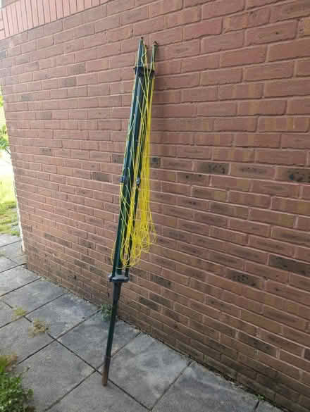 Photo of free Foldaway Umbrella Clothesline (Mountain Ash CF45) #1