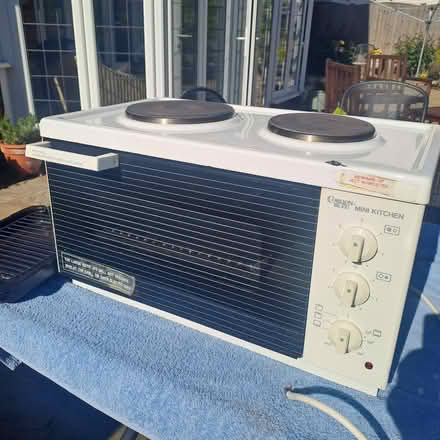 Photo of free Mini electric oven with grill and two hobs (Rushcliffe NG2) #1