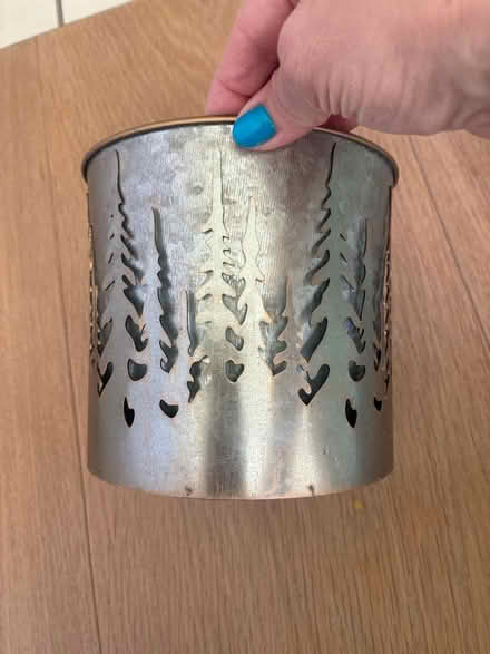 Photo of free Rustic plant pot (South Kensington W8) #1