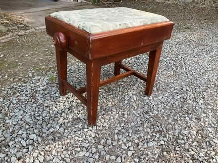 Photo of free Adjustable piano stool (Obley SY7) #1