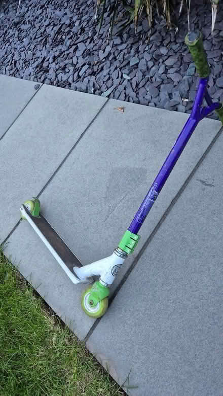 Photo of free Kids Razor Stunt Scooter (Darley Abbey DE22) #2