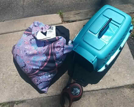 Photo of free Pet Carrier&Pet Retractable Leash (Yeadon) #1
