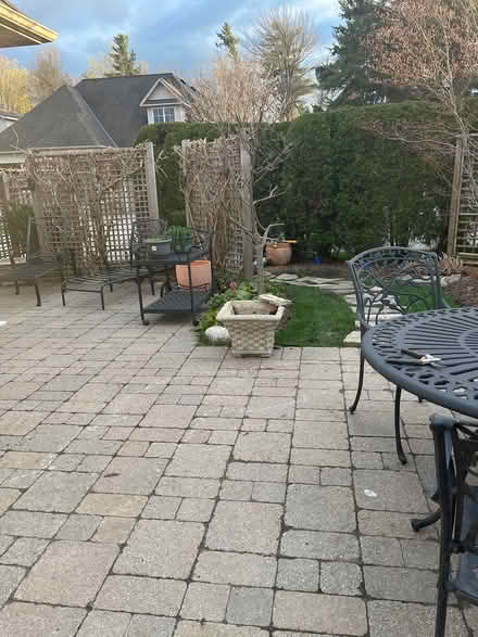 Photo of free Concrete planter (Between 3rd line & Bronte) #1