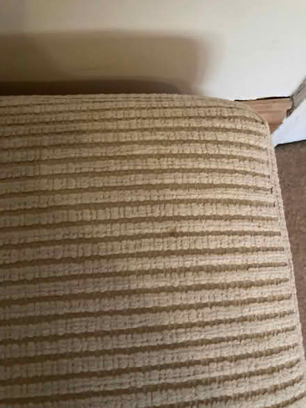 Photo of free Cream footstool with storage (Wandsworth Common SW17) #4