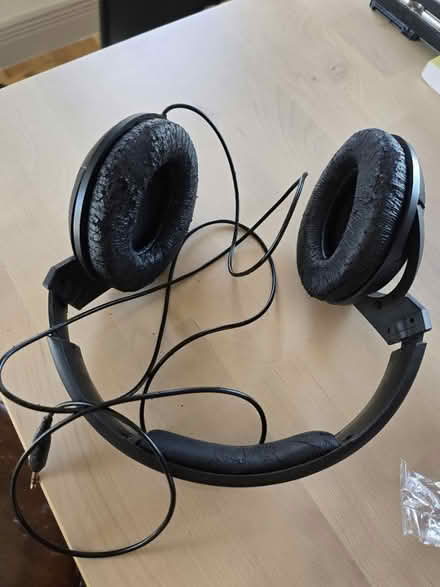 Photo of free Wired Sennheiser Headset #2 (Vanier north) #2