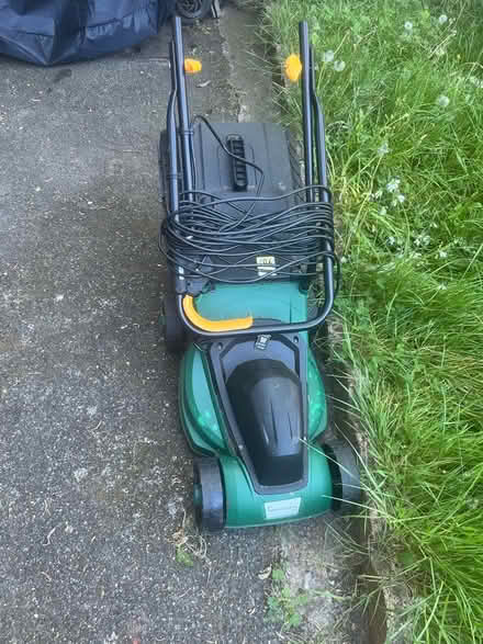 Photo of free Lawn mower (Bellingham SE6) #2