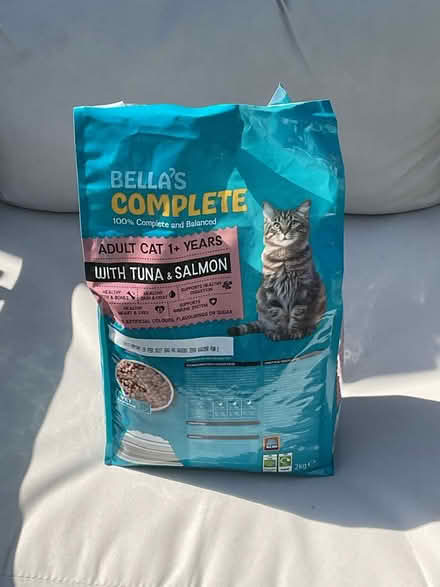 Photo of free Dry Cat Food (RG30 Tilehurst) #1