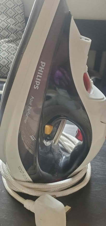 Photo of free Philips iron (Hazel Grove SK7) #2