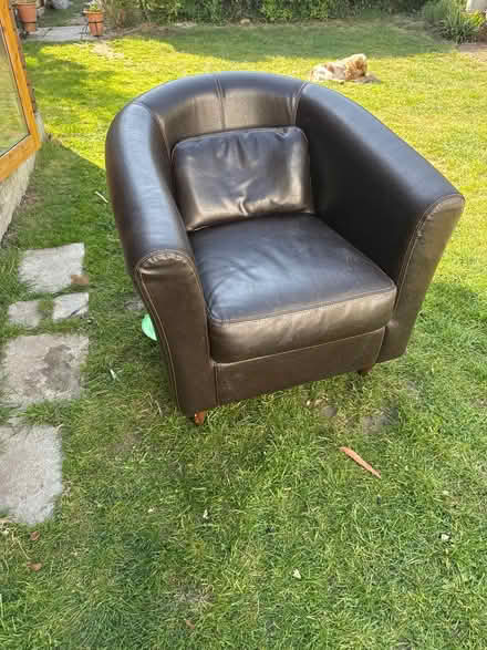 Photo of free Leather arm chair (Spring Grove TW7) #1