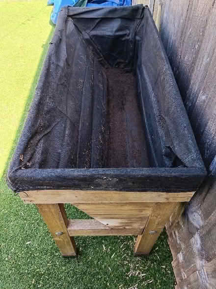 Photo of free VegTrug - Wall hugger planter (Ladywell SE13) #3