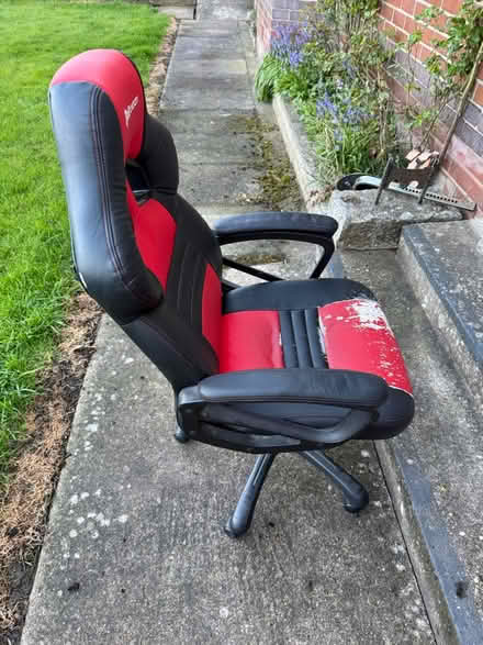 Photo of free Gaming chair used (Mayfield DE6) #3