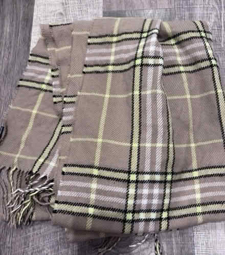 Photo of free Scarf (GL3) #1