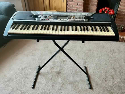 Photo of free Yamaha Electric Music Keyboard (Barking IG11) #1