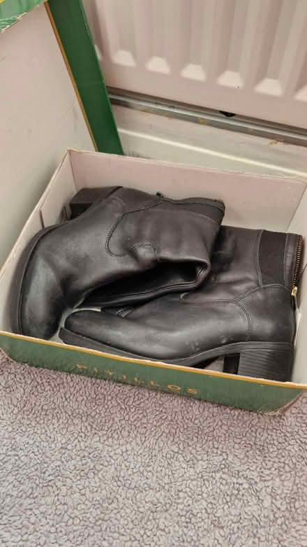Photo of free size 5 women shoes (Luton Wigmore) #3