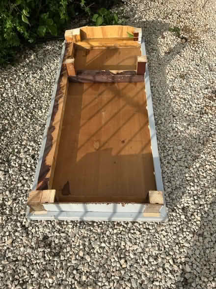 Photo of free Tiled work top (Swindon SN2) #3