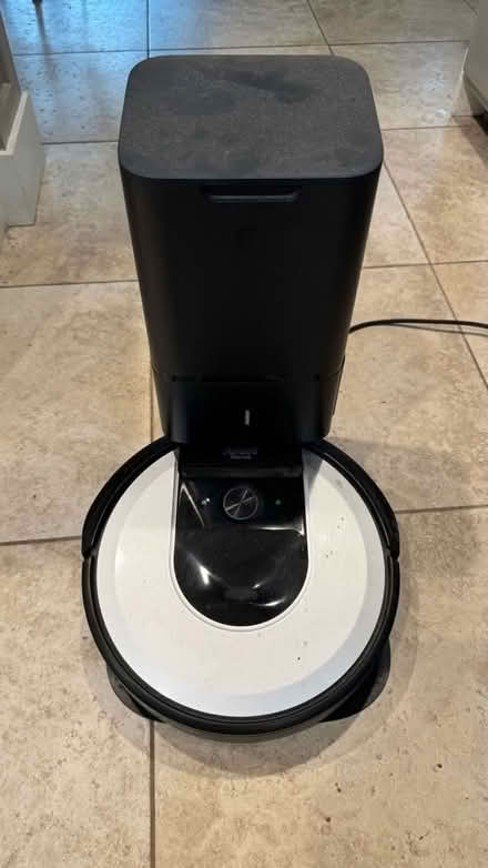 Photo of free Roombo i6 vacuum (East Lansing) #1