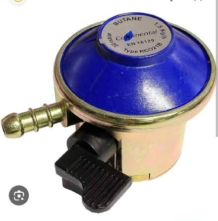 Photo of Blue butane gas regulator (Calthorpe Park GU51) #1