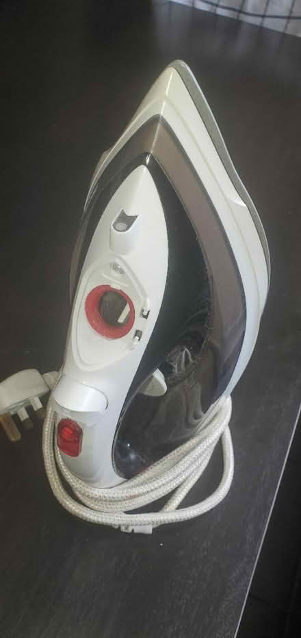Photo of free Philips iron (Hazel Grove SK7) #1