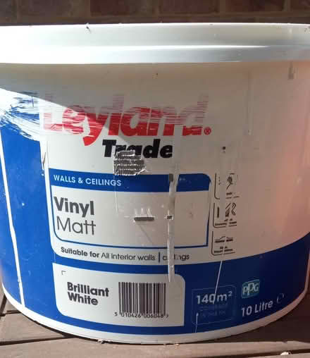 Photo of free White paint 10 litre cans (east twickenham) #2