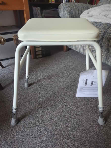 Photo of free Perching stool (LA3 1ST) #1