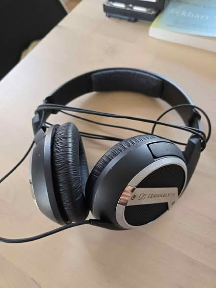 Photo of free Wired Sennheiser Headset #1 (Vanier north) #1