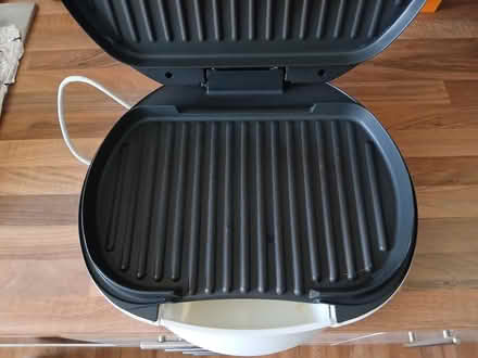 Photo of free Electric grill (LU7 Leighton Buzzard) #1