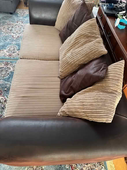 Photo of free Sofa 2+3 sets (wythenshawe M23) #4