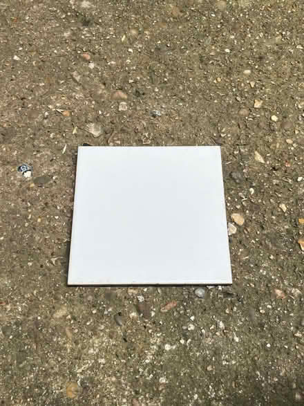 Photo of free Ca70 while tiles (15 x 15 cm) (Berkhamsted HP4) #1