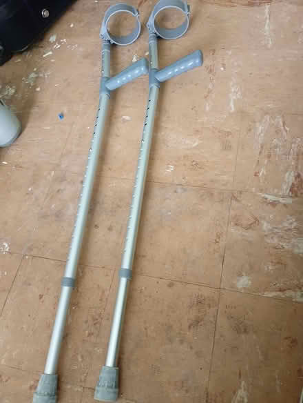 Photo of free Clutches (Bromley BR2) #1