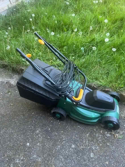 Photo of free Lawn mower (Bellingham SE6) #1