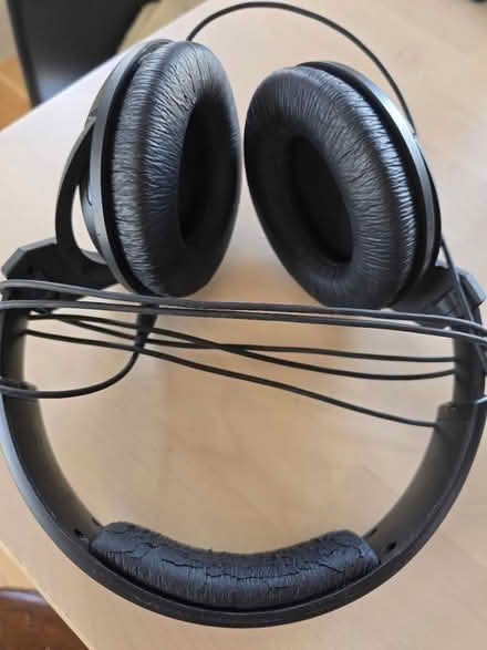 Photo of free Wired Sennheiser Headset #1 (Vanier north) #2
