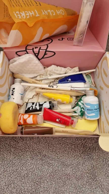 Photo of free clay and pottery kit (Luton Wigmore) #2