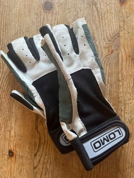 Photo of free Pair of short fingered sailing gloves (Twyford RG10) #1