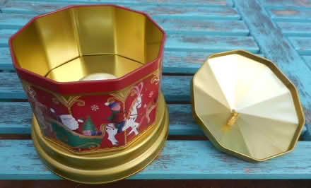 Photo of free Christmas musical tin (empty) (East Croydon CR0) #3