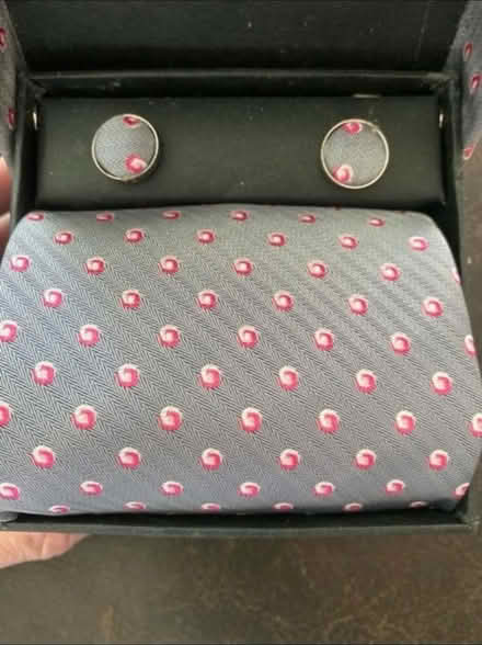 Photo of free Silk Tie & Cuff link set (Cheshunt En8) #2
